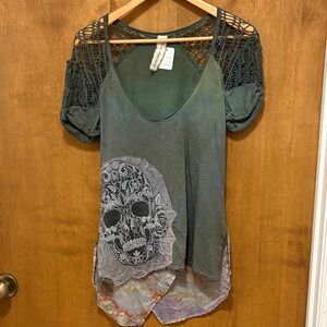 417. Aratta Boho Crochet Sleeve Skull Tunic Top - Green